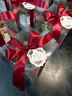 Bomboniera Laurea Candela Rosa in Flower Box, Segnaposto Elegante con Fiori Stabilizzati , Regalo Invitati Battesimo e Comunione