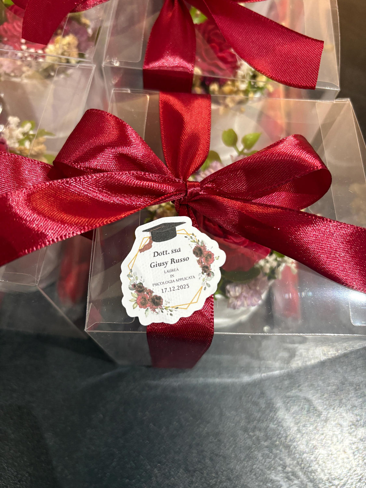 Bomboniera Laurea Candela Rosa in Flower Box, Segnaposto Elegante con Fiori Stabilizzati , Regalo Invitati Battesimo e Comunione