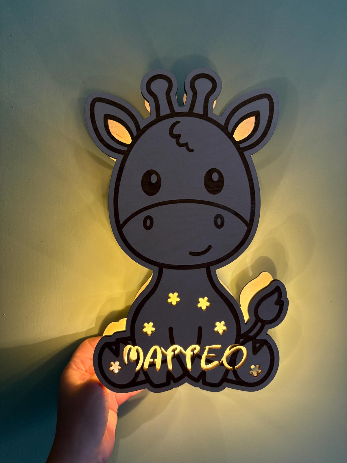 Lampada LED Personalizzata in Legno - Luce Notturna Sagomata con Nome - Giraffa, Elefante, Unicorno o Minnie - Regalo Nascita e Compleanno