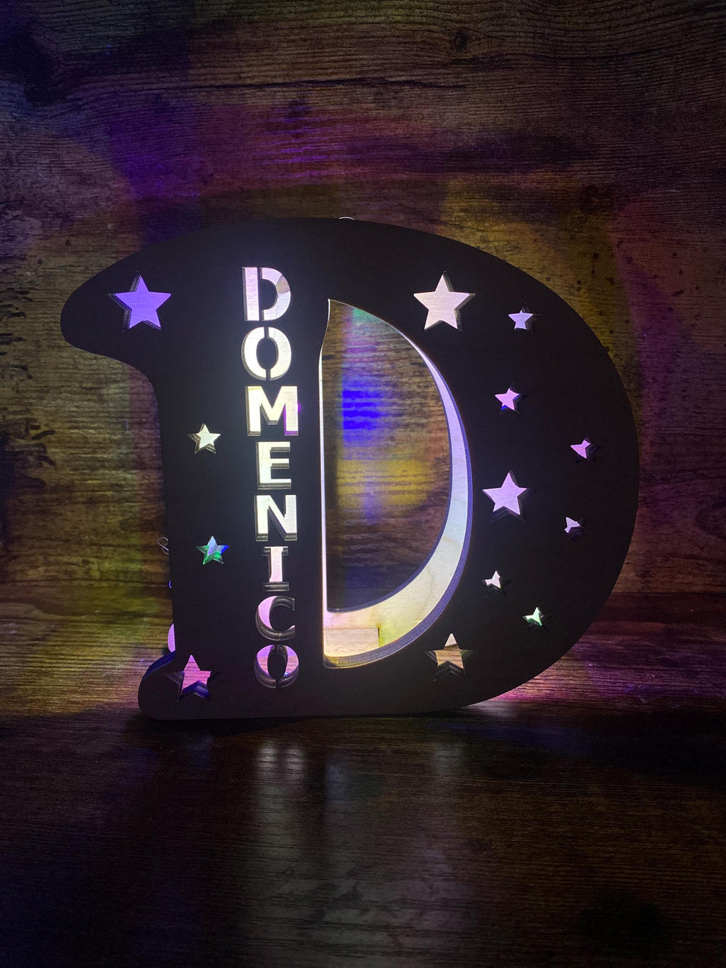 Lampada Iniziale in Legno Personalizzata - Lettera Luminosa LED con Nome e Incisione -  Regalo Nascita, Battesimo