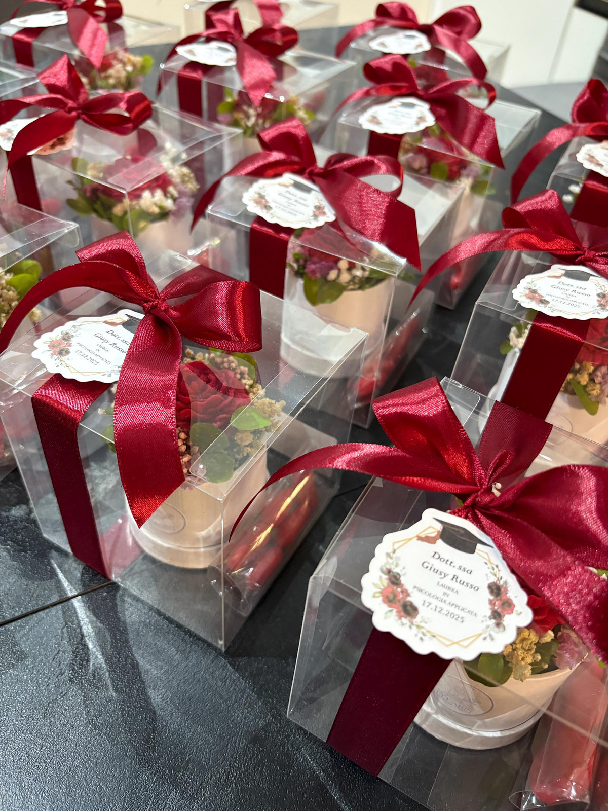 Bomboniera Laurea Candela Rosa in Flower Box, Segnaposto Elegante con Fiori Stabilizzati , Regalo Invitati Battesimo e Comunione