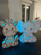 Lampada LED Personalizzata in Legno - Luce Notturna Sagomata con Nome - Giraffa, Elefante, Unicorno o Minnie - Regalo Nascita e Compleanno