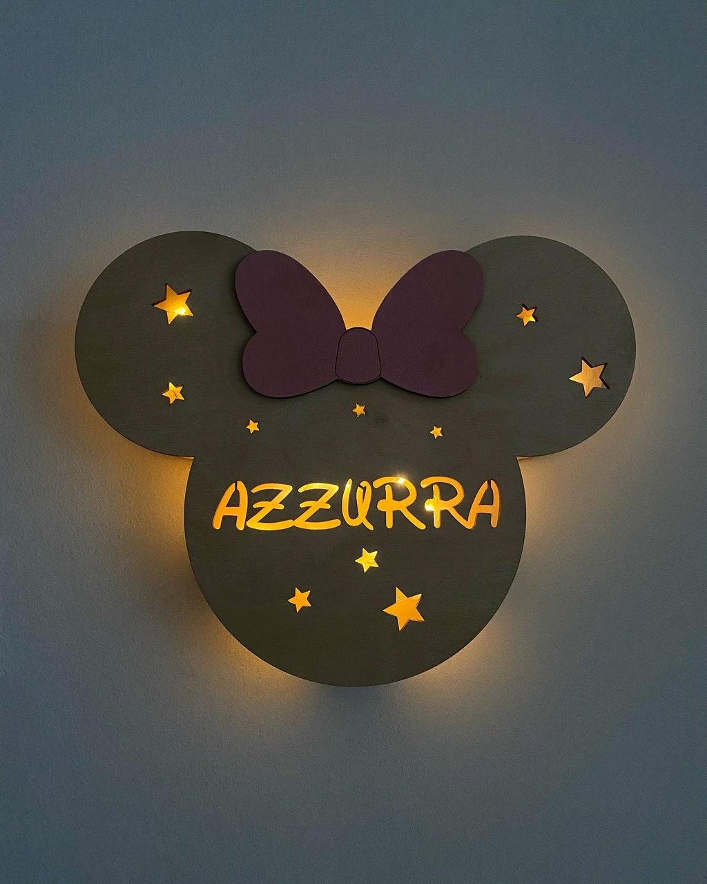 Lampada LED Personalizzata in Legno - Luce Notturna Sagomata con Nome - Giraffa, Elefante, Unicorno o Minnie - Regalo Nascita e Compleanno